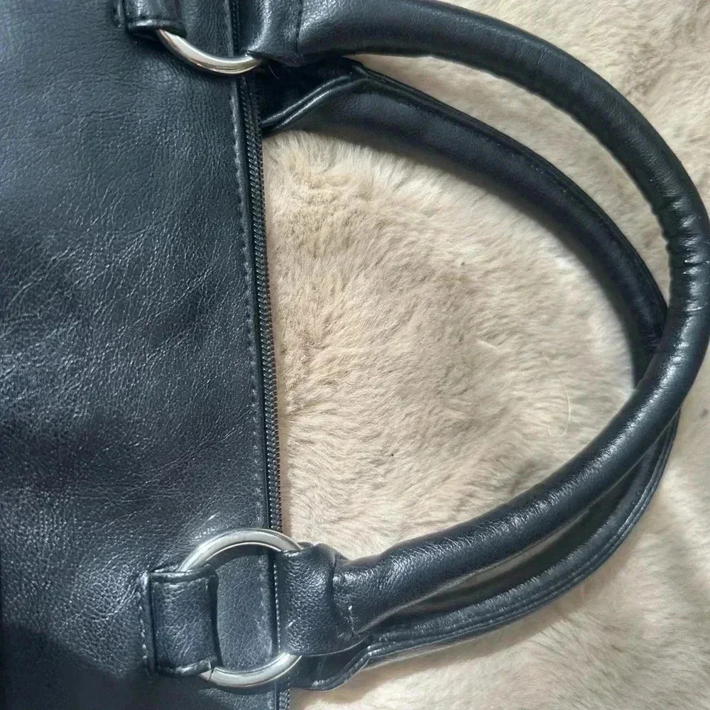 Kenneth Cole Reaction black leather Purse - Picture 6 of 10